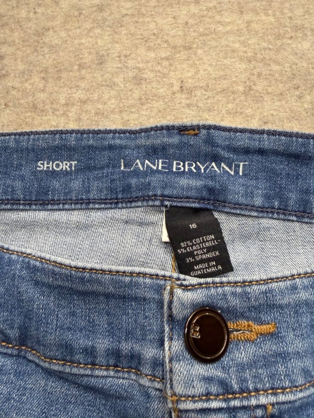 Lane Bryant Short Denim Raw Hem Distressed Jean Shorts Size 16 - Picture 4 of 7